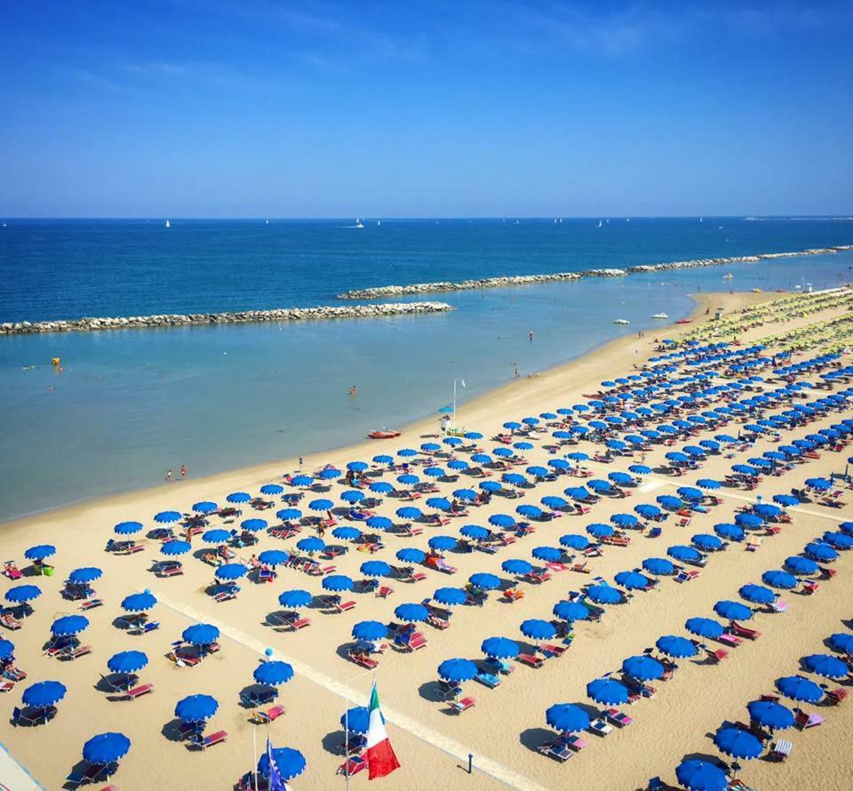 Hotel Solidea Rimini Kültér fotó