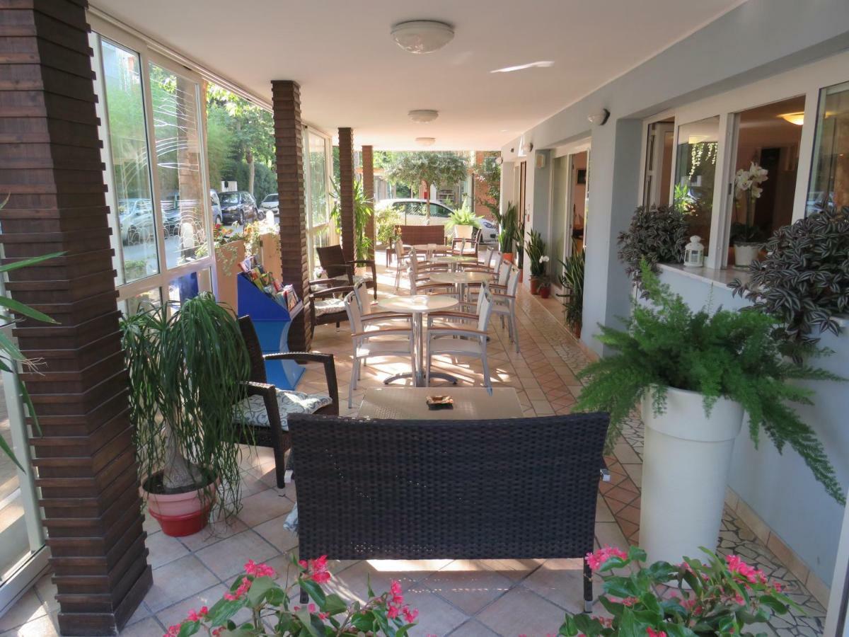 Hotel Solidea Rimini Kültér fotó