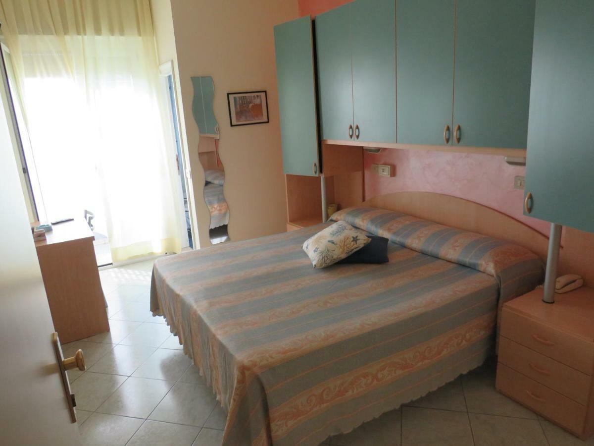 Hotel Solidea Rimini Kültér fotó